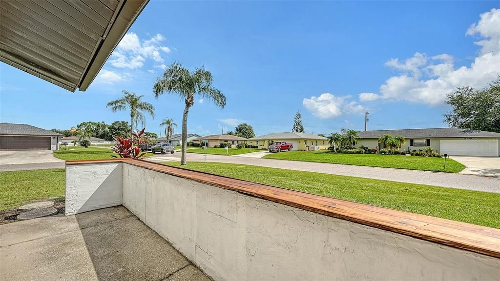 Active With Contract: $475,000 (3 beds, 2 baths, 1779 Square Feet)