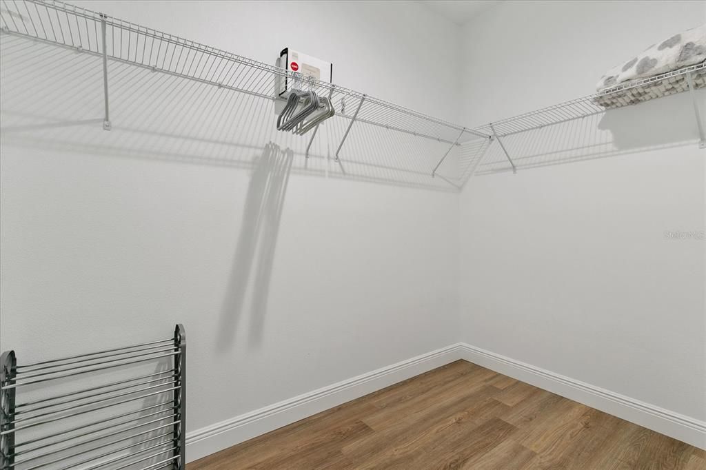 En Venta: $365,000 (4 camas, 2 baños, 1636 Pies cuadrados)