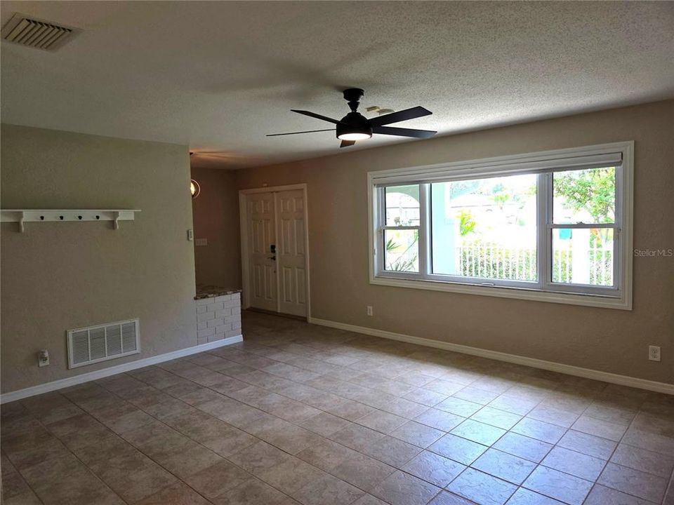 For Rent: $2,900 (3 beds, 2 baths, 1532 Square Feet)