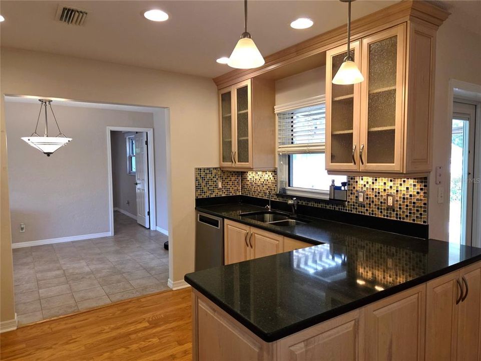 For Rent: $2,900 (3 beds, 2 baths, 1532 Square Feet)