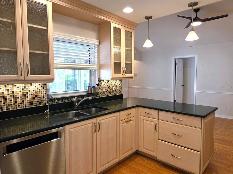 For Rent: $2,900 (3 beds, 2 baths, 1532 Square Feet)