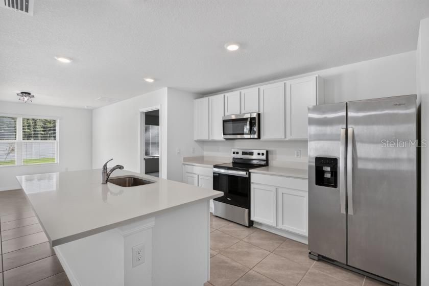 For Sale: $310,000 (3 beds, 2 baths, 1615 Square Feet)
