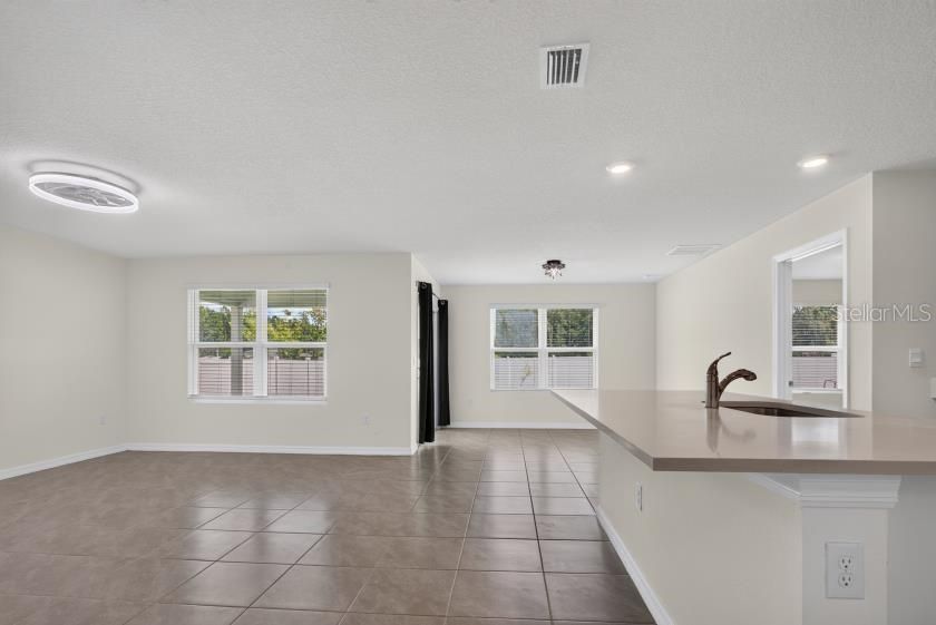 For Sale: $310,000 (3 beds, 2 baths, 1615 Square Feet)