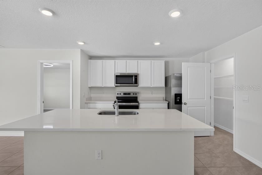 For Sale: $310,000 (3 beds, 2 baths, 1615 Square Feet)