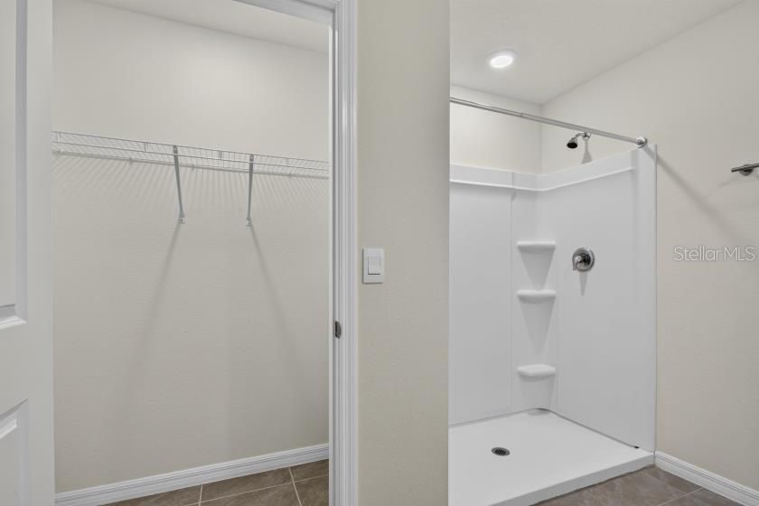 For Sale: $310,000 (3 beds, 2 baths, 1615 Square Feet)