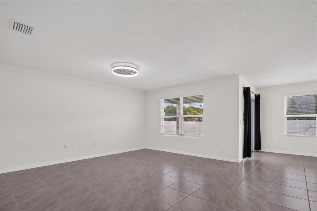 For Sale: $310,000 (3 beds, 2 baths, 1615 Square Feet)