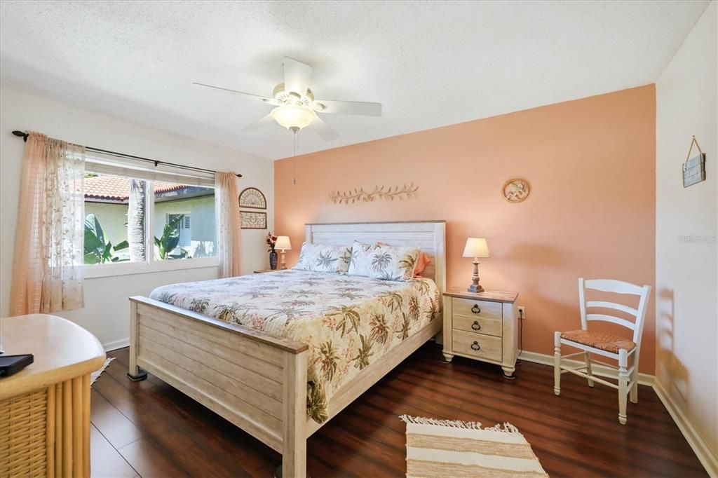 En Venta: $199,000 (2 camas, 2 baños, 1128 Pies cuadrados)