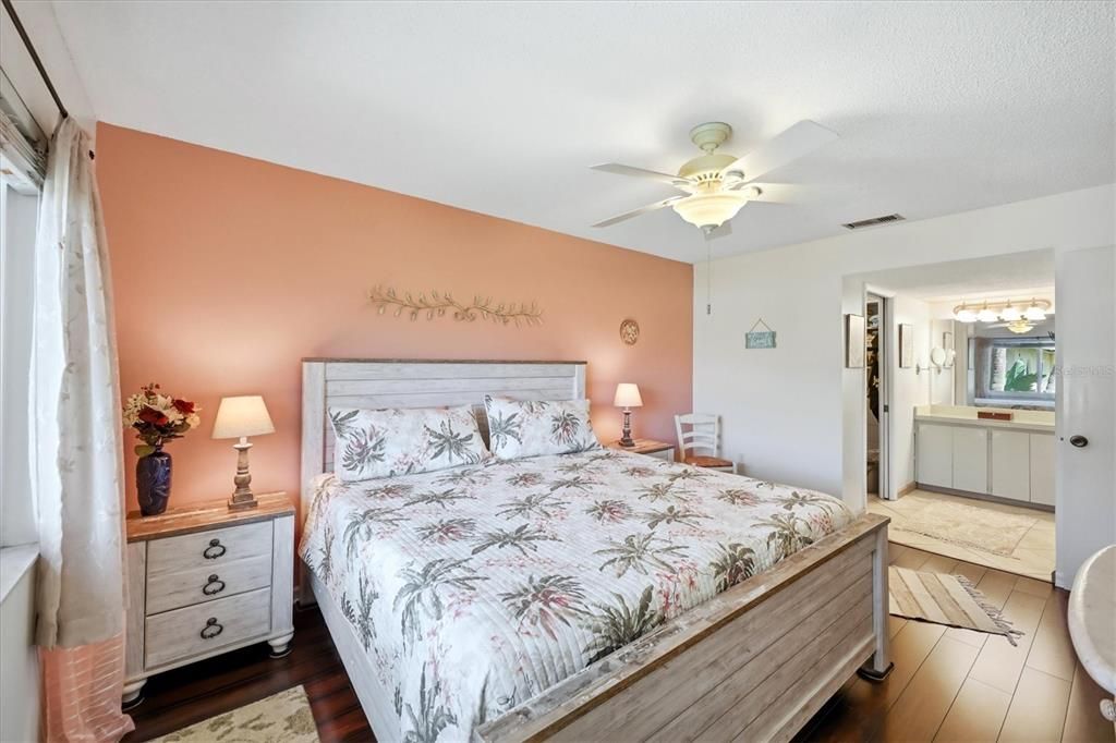 En Venta: $199,000 (2 camas, 2 baños, 1128 Pies cuadrados)