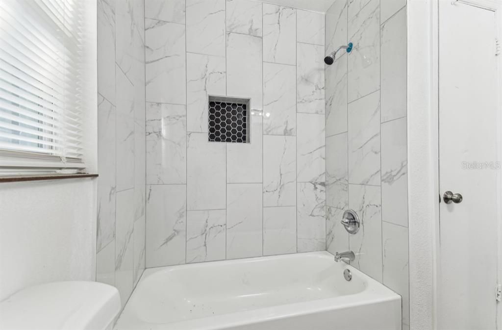 На продажу: $299,900 (3 спален, 2 ванн, 1152 Квадратных фут)
