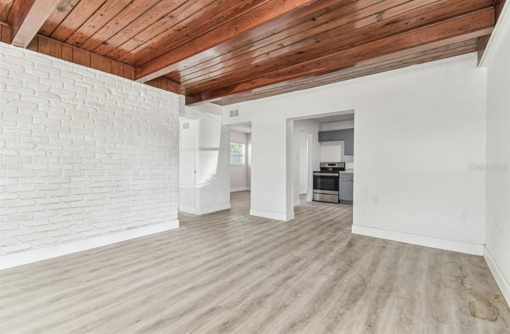 На продажу: $299,900 (3 спален, 2 ванн, 1152 Квадратных фут)