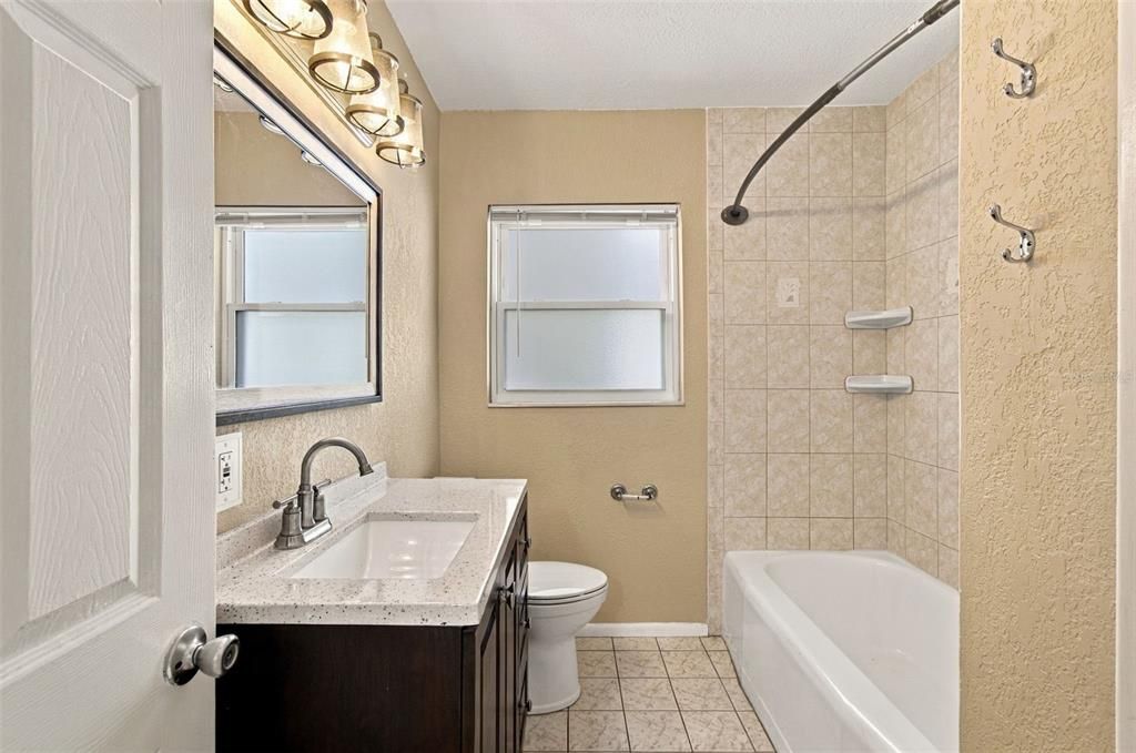 For Sale: $420,000 (2 beds, 2 baths, 1014 Square Feet)