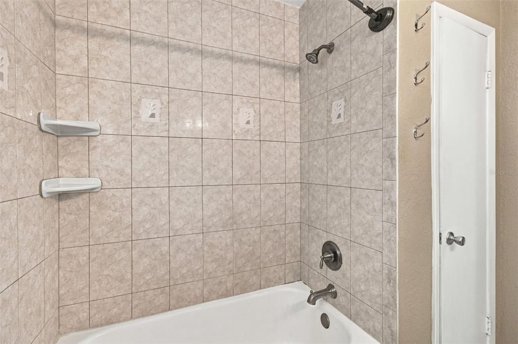 For Sale: $420,000 (2 beds, 2 baths, 1014 Square Feet)