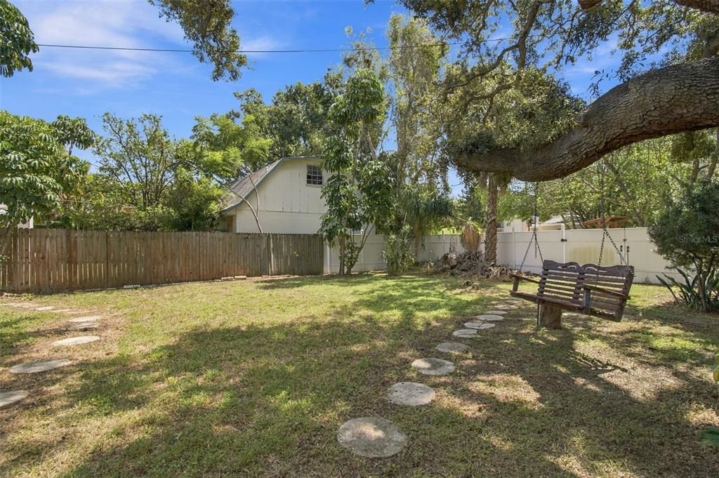 For Sale: $420,000 (2 beds, 2 baths, 1014 Square Feet)