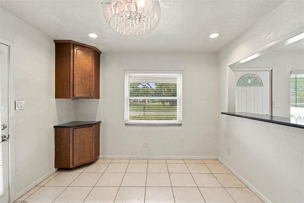 For Sale: $420,000 (2 beds, 2 baths, 1014 Square Feet)