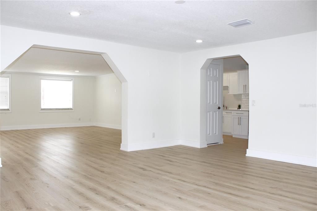 En Venta: $479,900 (3 camas, 2 baños, 1681 Pies cuadrados)