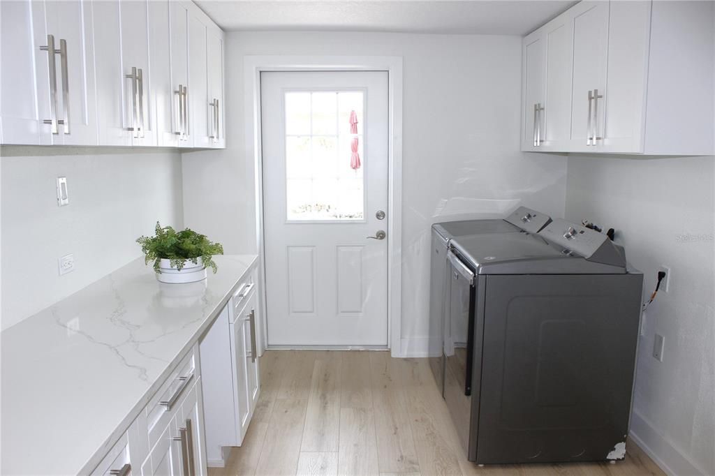 En Venta: $479,900 (3 camas, 2 baños, 1681 Pies cuadrados)