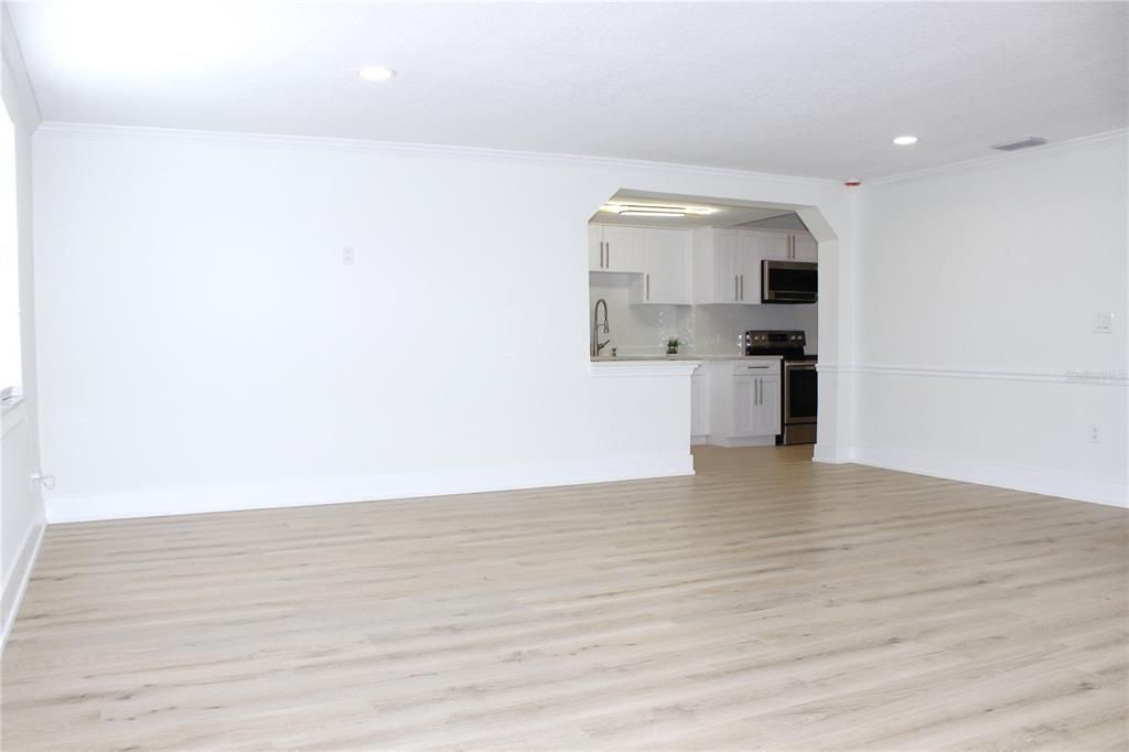 En Venta: $479,900 (3 camas, 2 baños, 1681 Pies cuadrados)