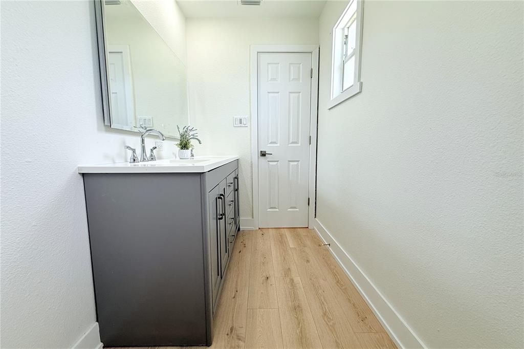 En Venta: $479,900 (3 camas, 2 baños, 1681 Pies cuadrados)