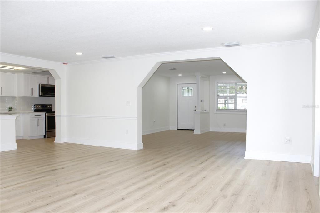 En Venta: $479,900 (3 camas, 2 baños, 1681 Pies cuadrados)