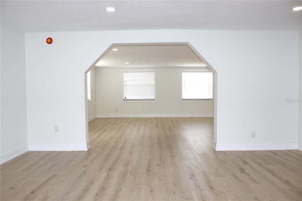 En Venta: $479,900 (3 camas, 2 baños, 1681 Pies cuadrados)