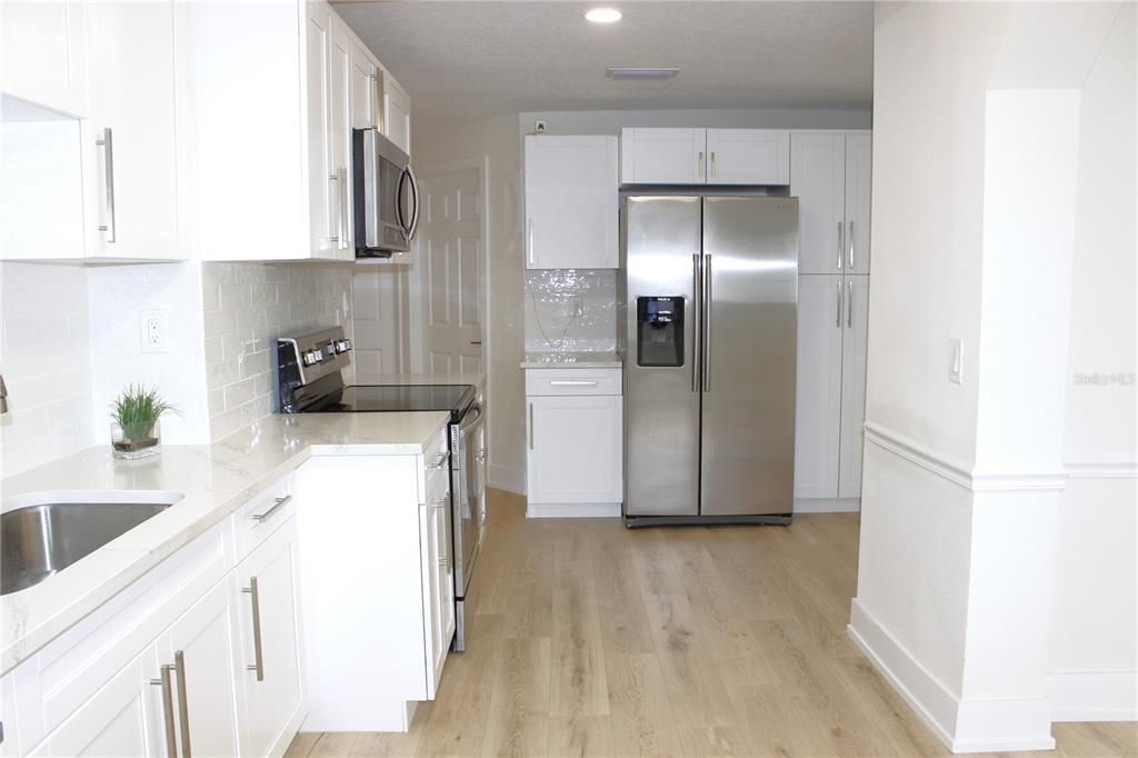 En Venta: $479,900 (3 camas, 2 baños, 1681 Pies cuadrados)