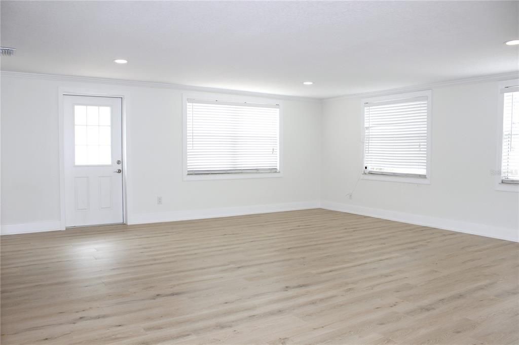 En Venta: $479,900 (3 camas, 2 baños, 1681 Pies cuadrados)