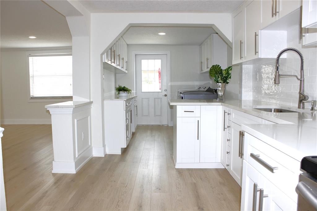 En Venta: $479,900 (3 camas, 2 baños, 1681 Pies cuadrados)