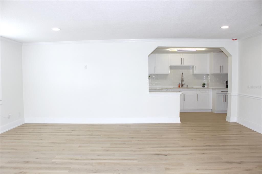En Venta: $479,900 (3 camas, 2 baños, 1681 Pies cuadrados)