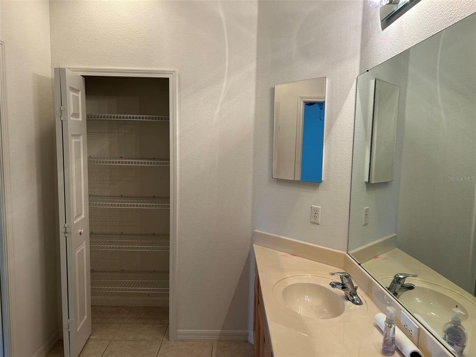В аренду: $2,300 (3 спален, 2 ванн, 1616 Квадратных фут)