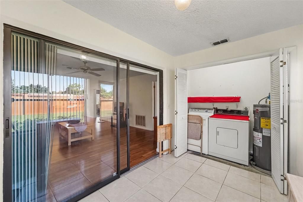 En Venta: $129,000 (2 camas, 2 baños, 1079 Pies cuadrados)