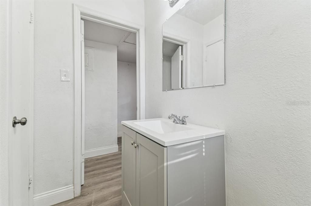 For Rent: $2,000 (3 beds, 2 baths, 1152 Square Feet)