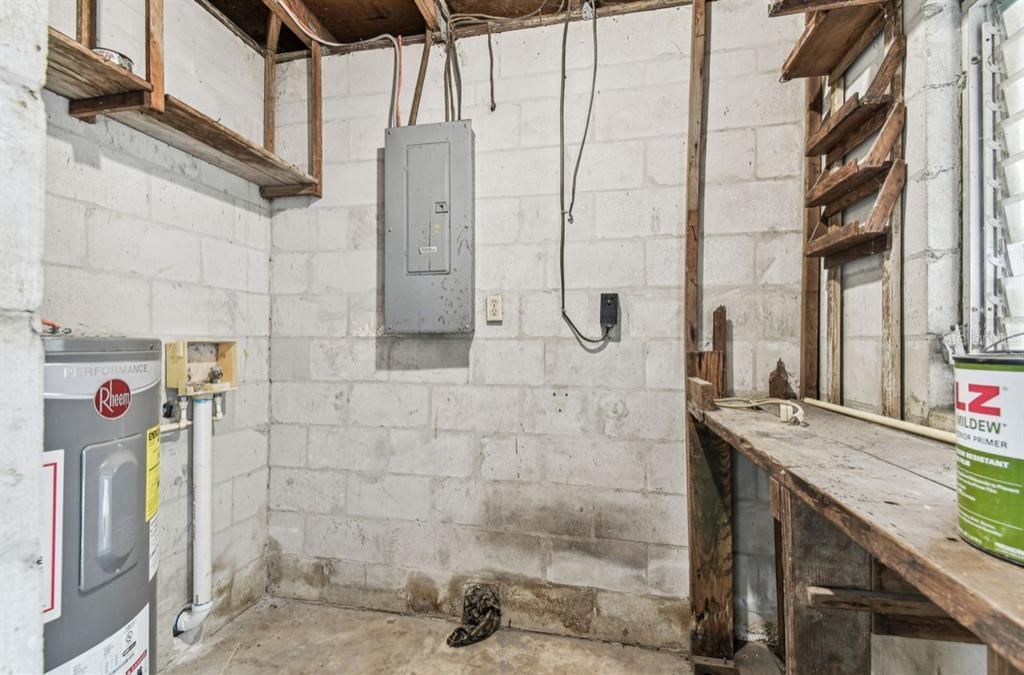 For Rent: $2,000 (3 beds, 2 baths, 1152 Square Feet)