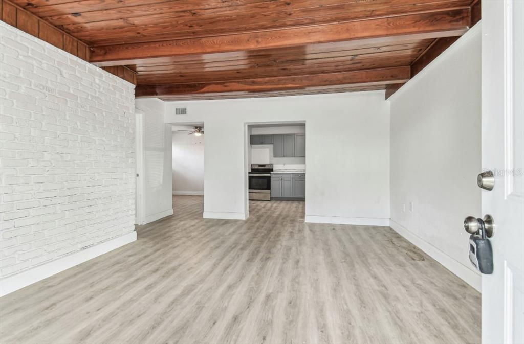 For Rent: $2,000 (3 beds, 2 baths, 1152 Square Feet)