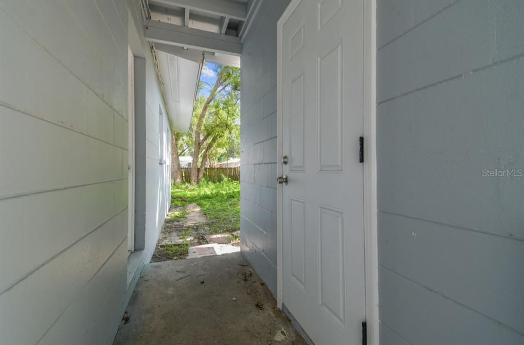 For Rent: $2,000 (3 beds, 2 baths, 1152 Square Feet)