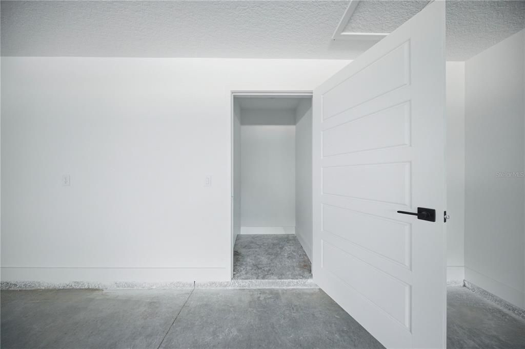 For Sale: $305,000 (3 beds, 2 baths, 1606 Square Feet)