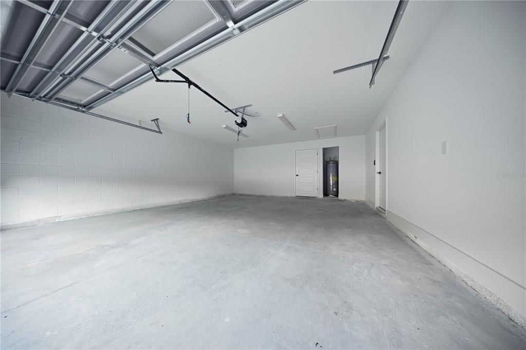 For Sale: $305,000 (3 beds, 2 baths, 1606 Square Feet)