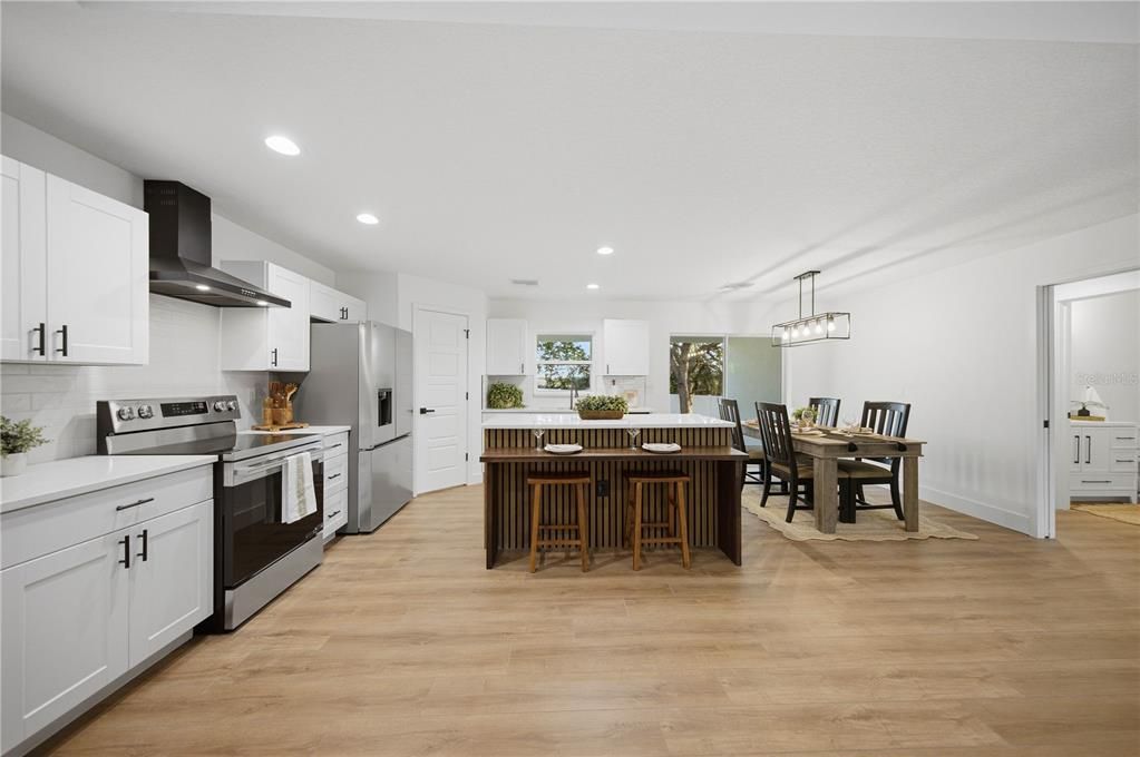 For Sale: $305,000 (3 beds, 2 baths, 1606 Square Feet)