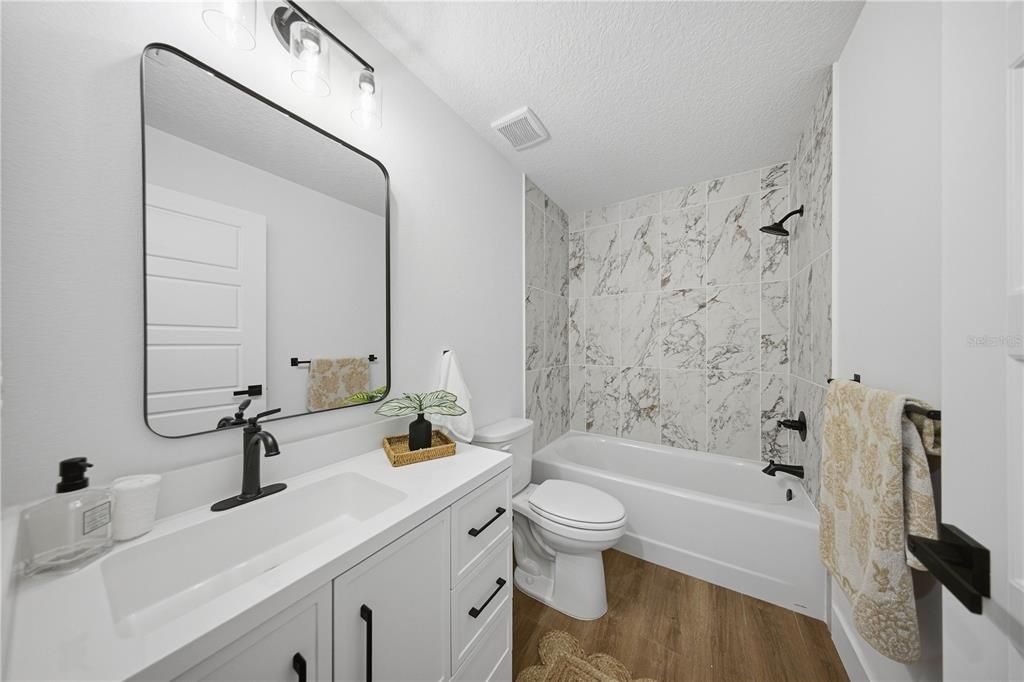 For Sale: $305,000 (3 beds, 2 baths, 1606 Square Feet)