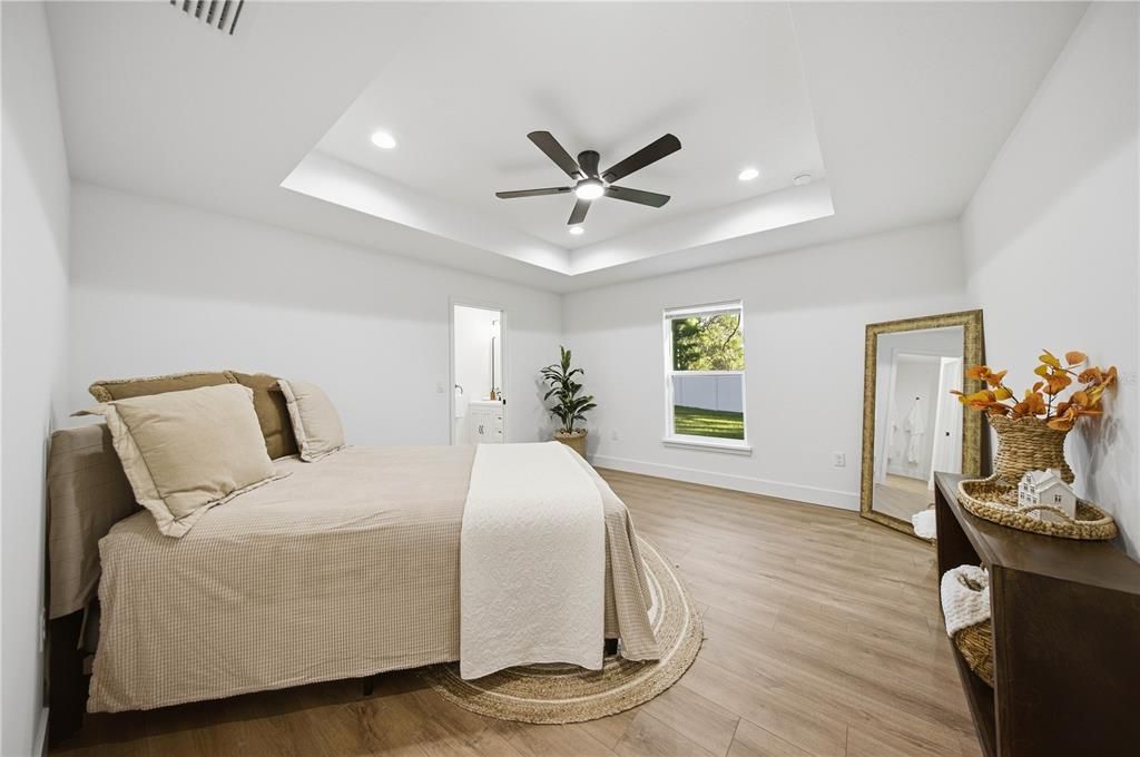 For Sale: $305,000 (3 beds, 2 baths, 1606 Square Feet)