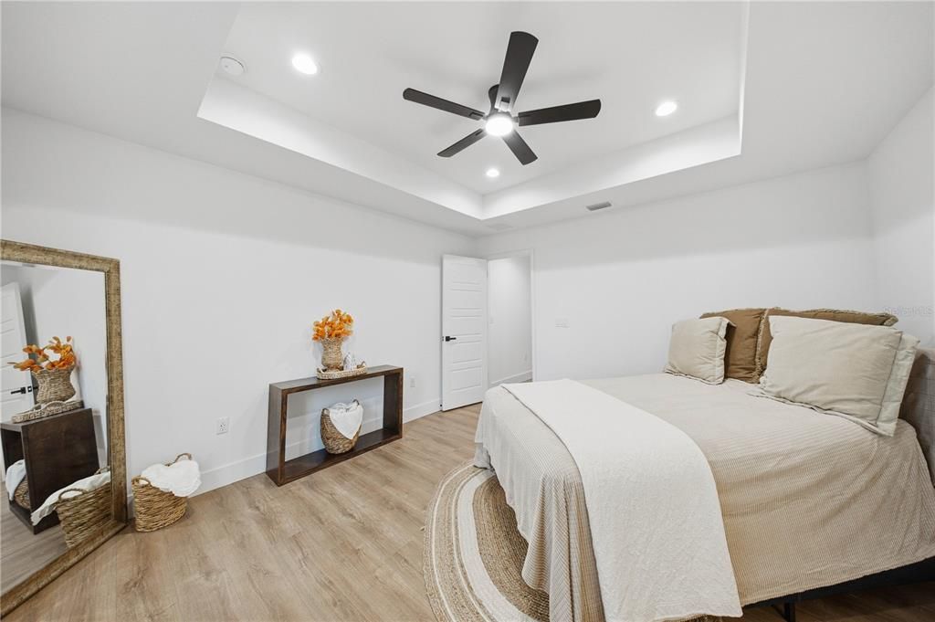 For Sale: $305,000 (3 beds, 2 baths, 1606 Square Feet)