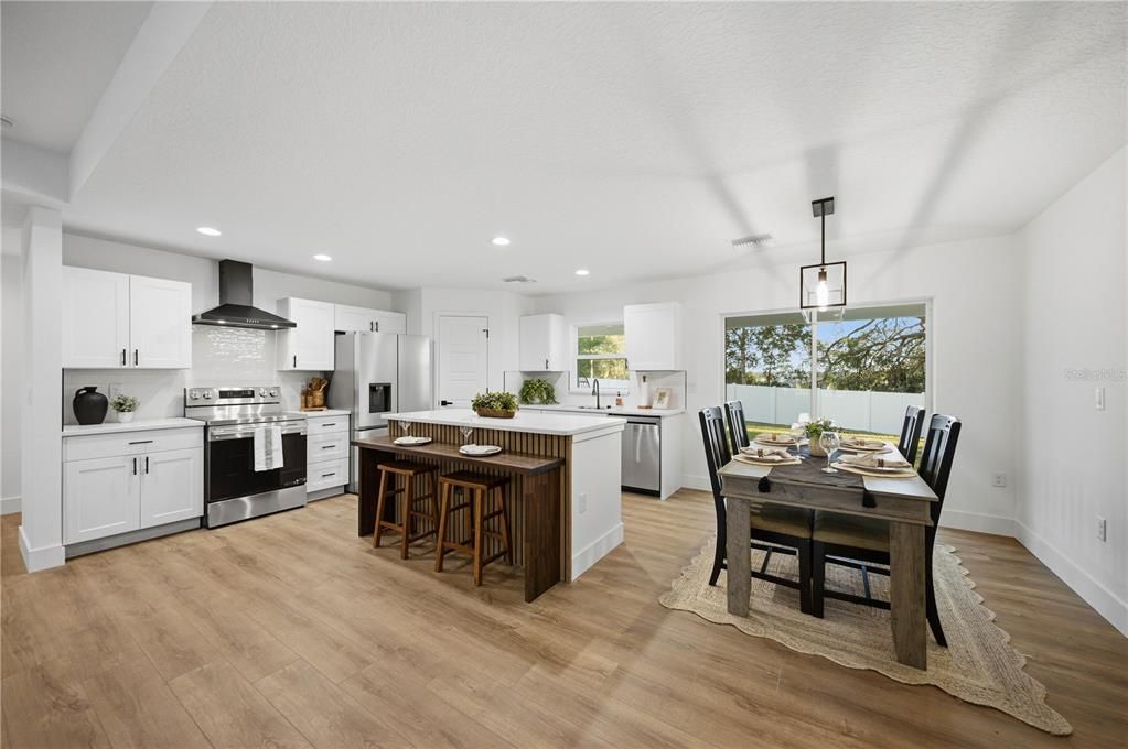For Sale: $305,000 (3 beds, 2 baths, 1606 Square Feet)