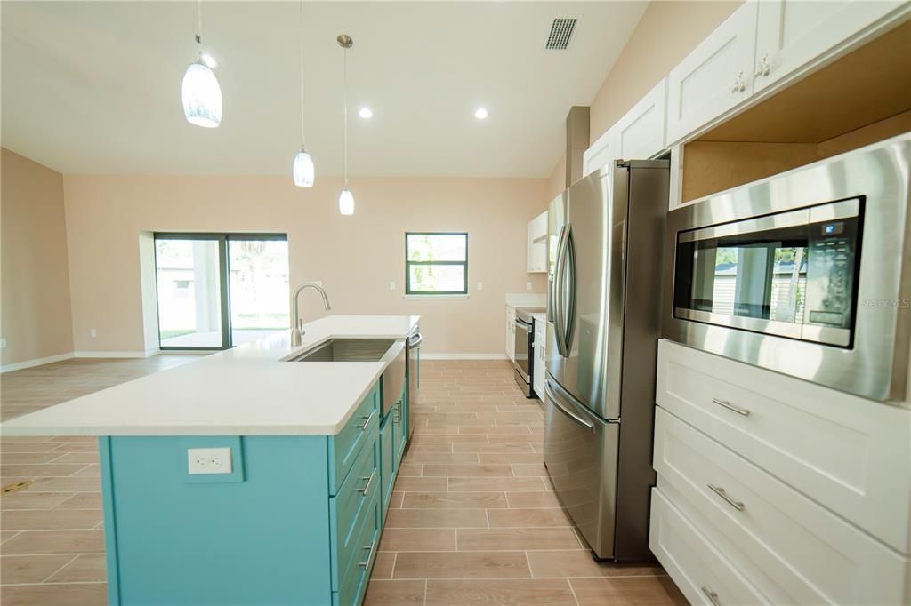 For Rent: $3,300 (3 beds, 2 baths, 1808 Square Feet)