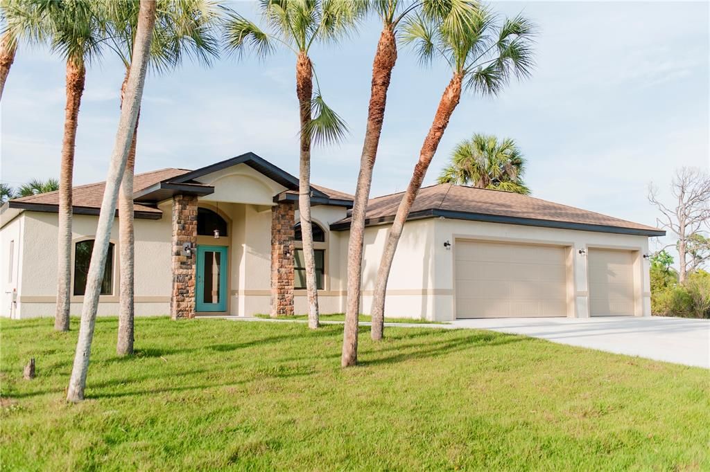 For Rent: $3,300 (3 beds, 2 baths, 1808 Square Feet)
