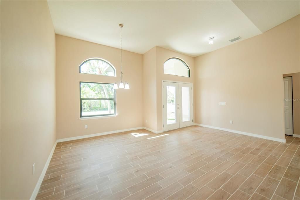 For Rent: $3,300 (3 beds, 2 baths, 1808 Square Feet)