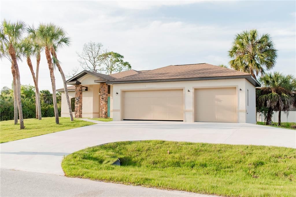 For Rent: $3,300 (3 beds, 2 baths, 1808 Square Feet)