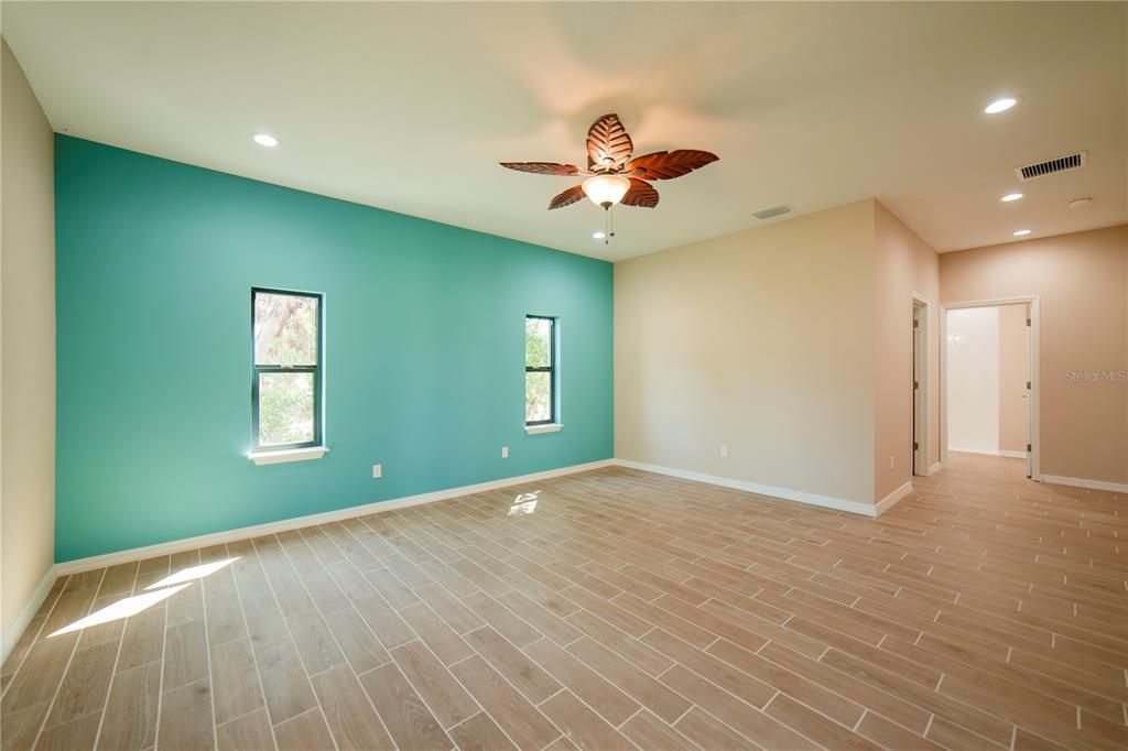 For Rent: $3,300 (3 beds, 2 baths, 1808 Square Feet)