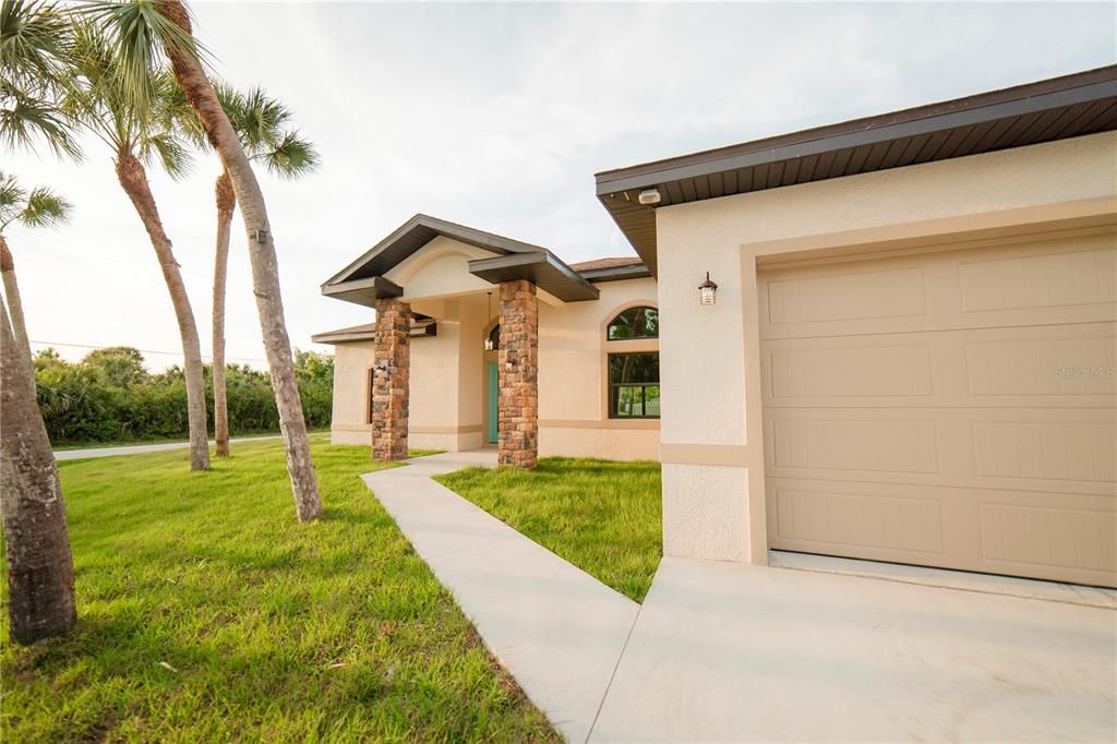 For Rent: $3,300 (3 beds, 2 baths, 1808 Square Feet)
