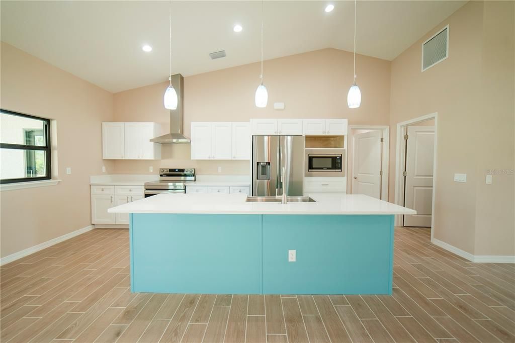 For Rent: $3,300 (3 beds, 2 baths, 1808 Square Feet)