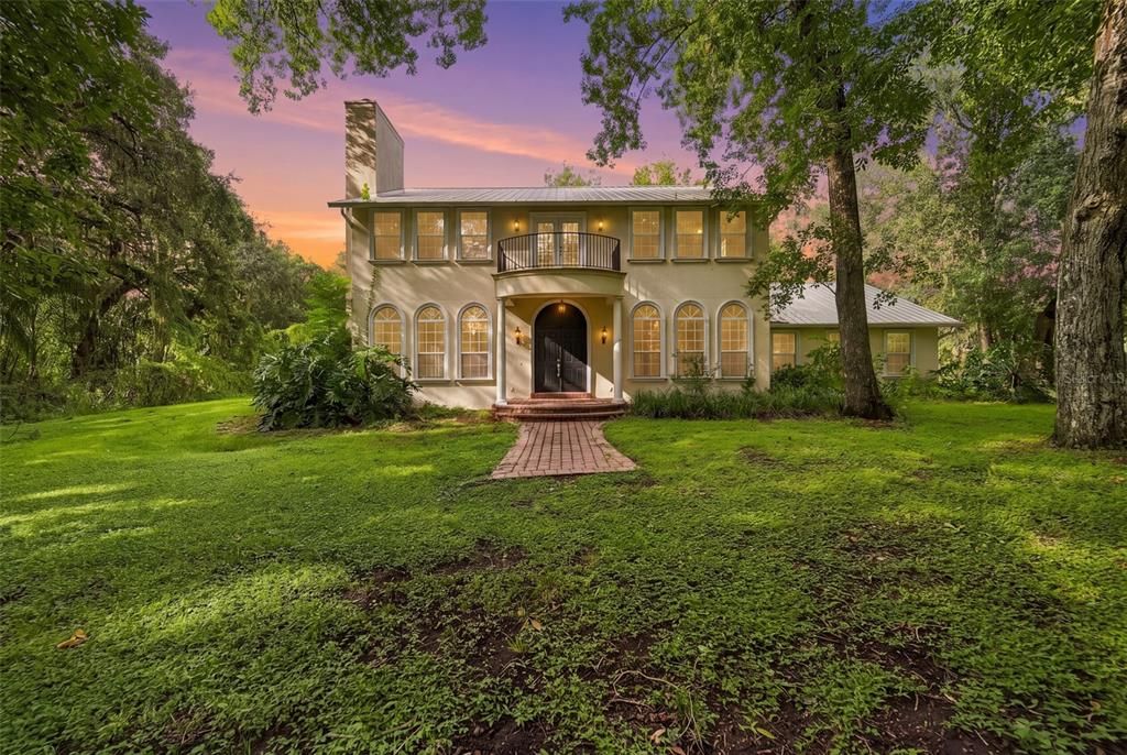 For Sale: $849,900 (5 beds, 5 baths, 2982 Square Feet)
