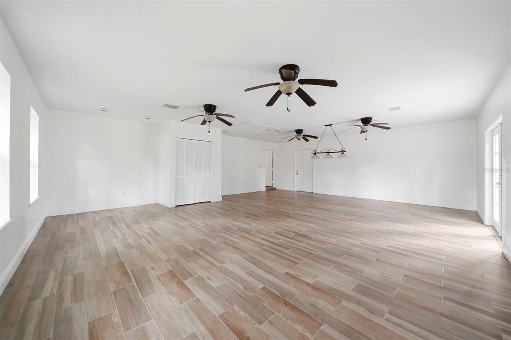 For Sale: $849,900 (5 beds, 5 baths, 2982 Square Feet)